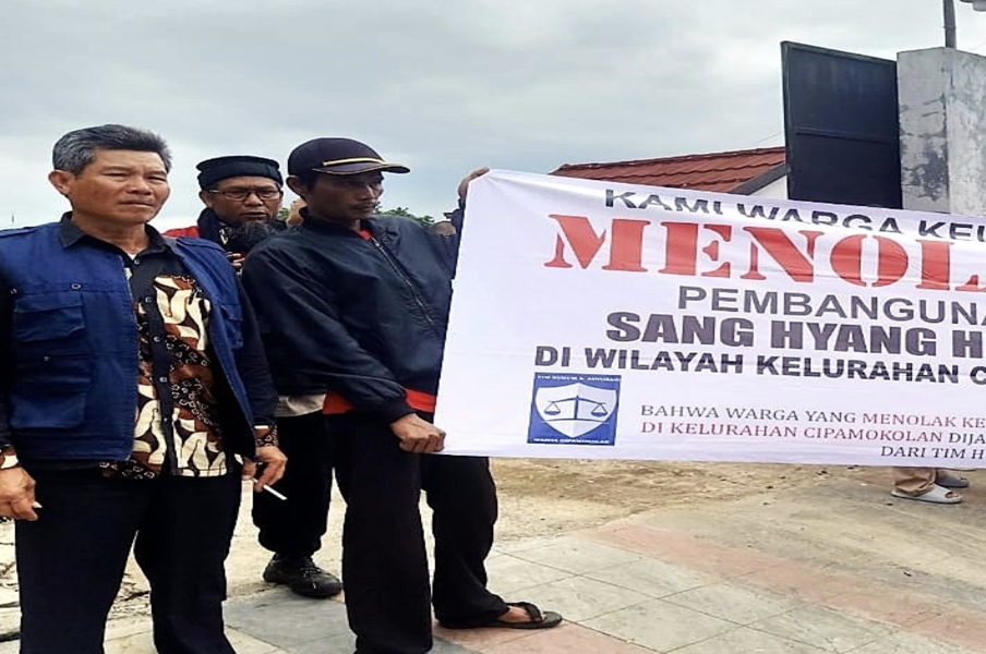 Indonesian Church Opposed by muslims on New church Site