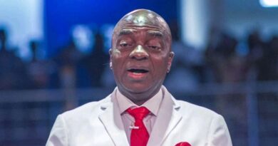 David Oyedepo Performs Miracle With A Touch Of His Leg