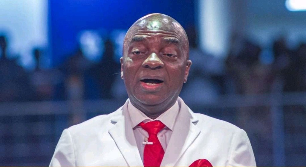 David Oyedepo Performs Miracle With A Touch Of His Leg