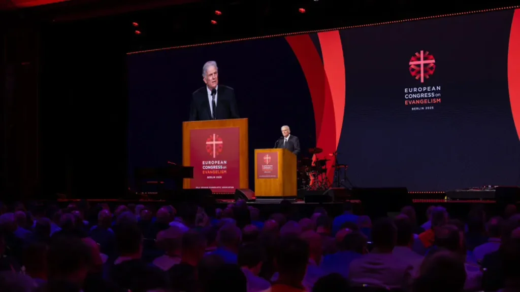 Franklin Graham Prays With Zelenskyy At Berlin Evangelism
