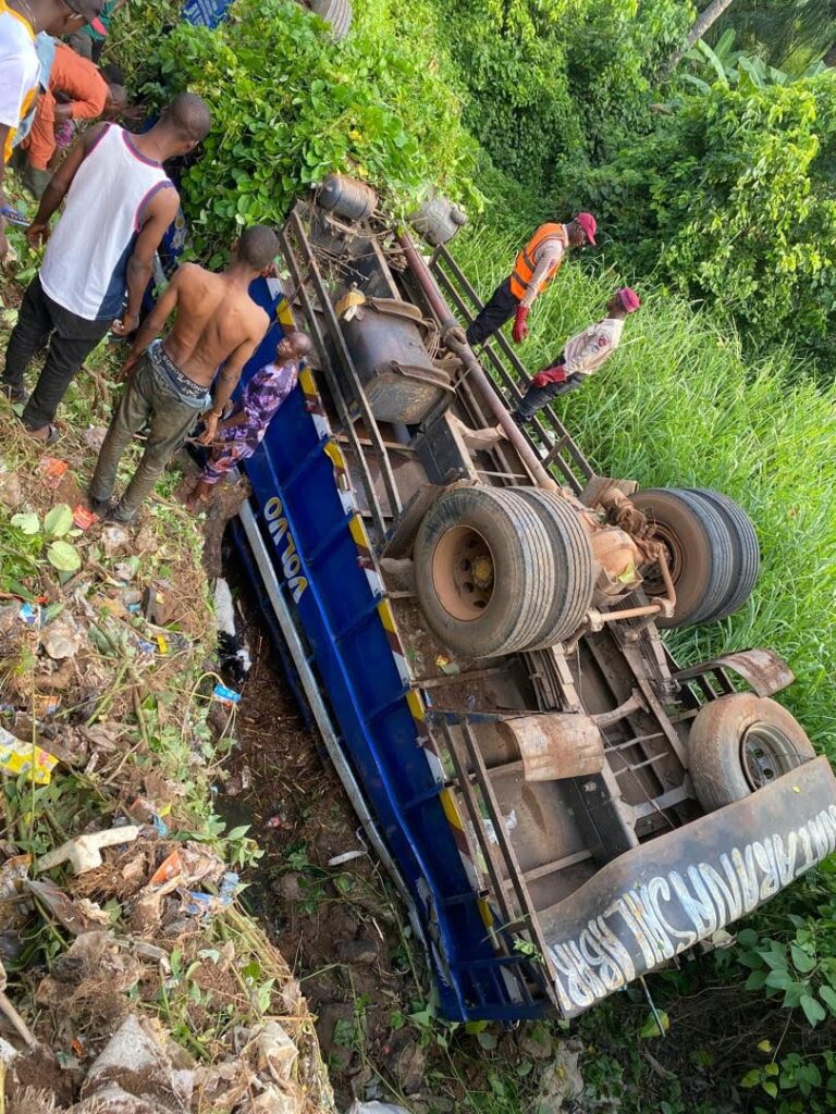 Osogbo-Gbongan Truck Accident Claims Two Lives, 15 Injured