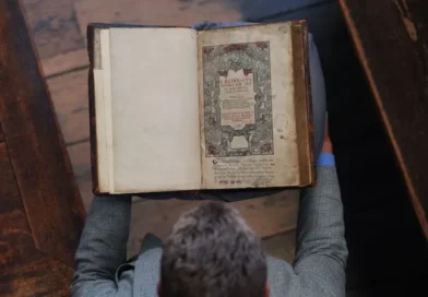 Historic 1588 Welsh Bible Returns to Wales for the First Time