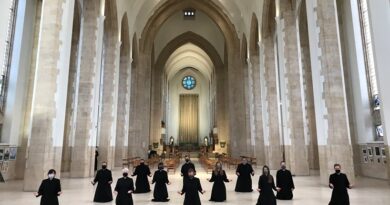 HOW THE CHURCH RESPONDS TO GLOBAL CRISIS