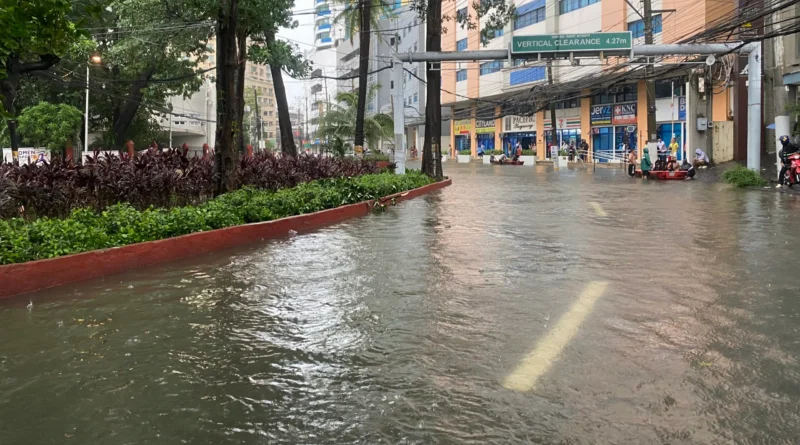 Torrential Floods Hit Manila; Thousands Displaced, Two Missing
