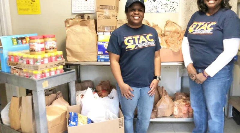 Warren Girls Team Donates to Gospel Mission Pantry