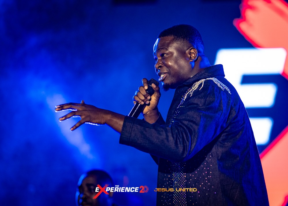 Bidemi Olaoba live praise session at TBS Lagos 2025