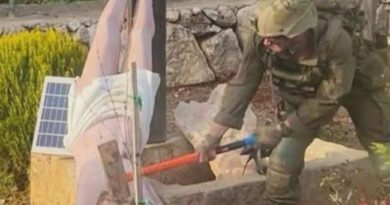 Outrage as Israeli Soldier Smashes Jesus Statue in Lebanon