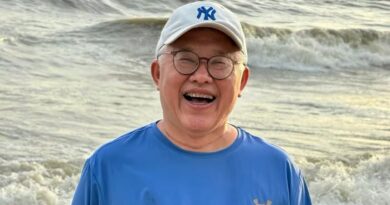 Pastor Ezra Jin Reunites With Family After China Release