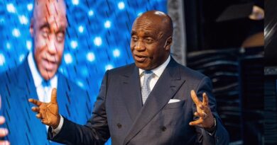Pastor Ibiyeomie Warns Yahoo Boys Against Giving Offerings